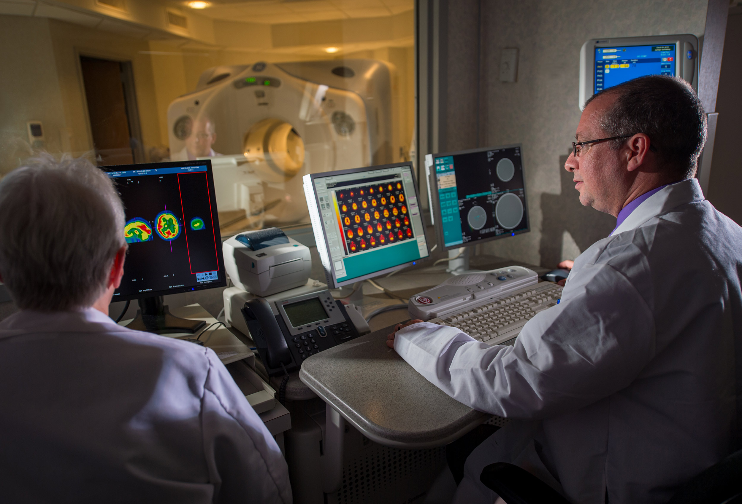 Pet CT scanner Positron Emission Tomography hospital technology